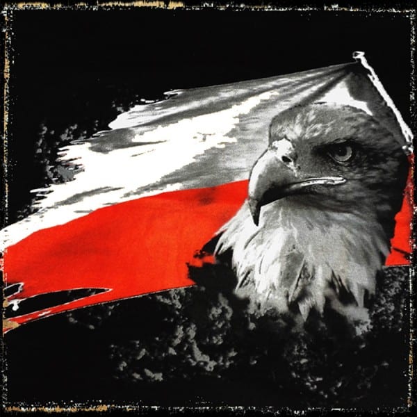 koszulka-patriotyczna-damska-flaga-czarna-detal-1-2-1.jpg